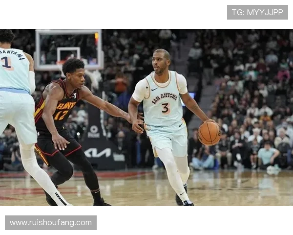 保罗掌舵经验丰富助攻8次虽无得分但贡献3篮板3抢断表现出色