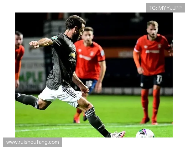 弗兰克谈定位球重要性并透露联赛杯将进行阵容轮换策略